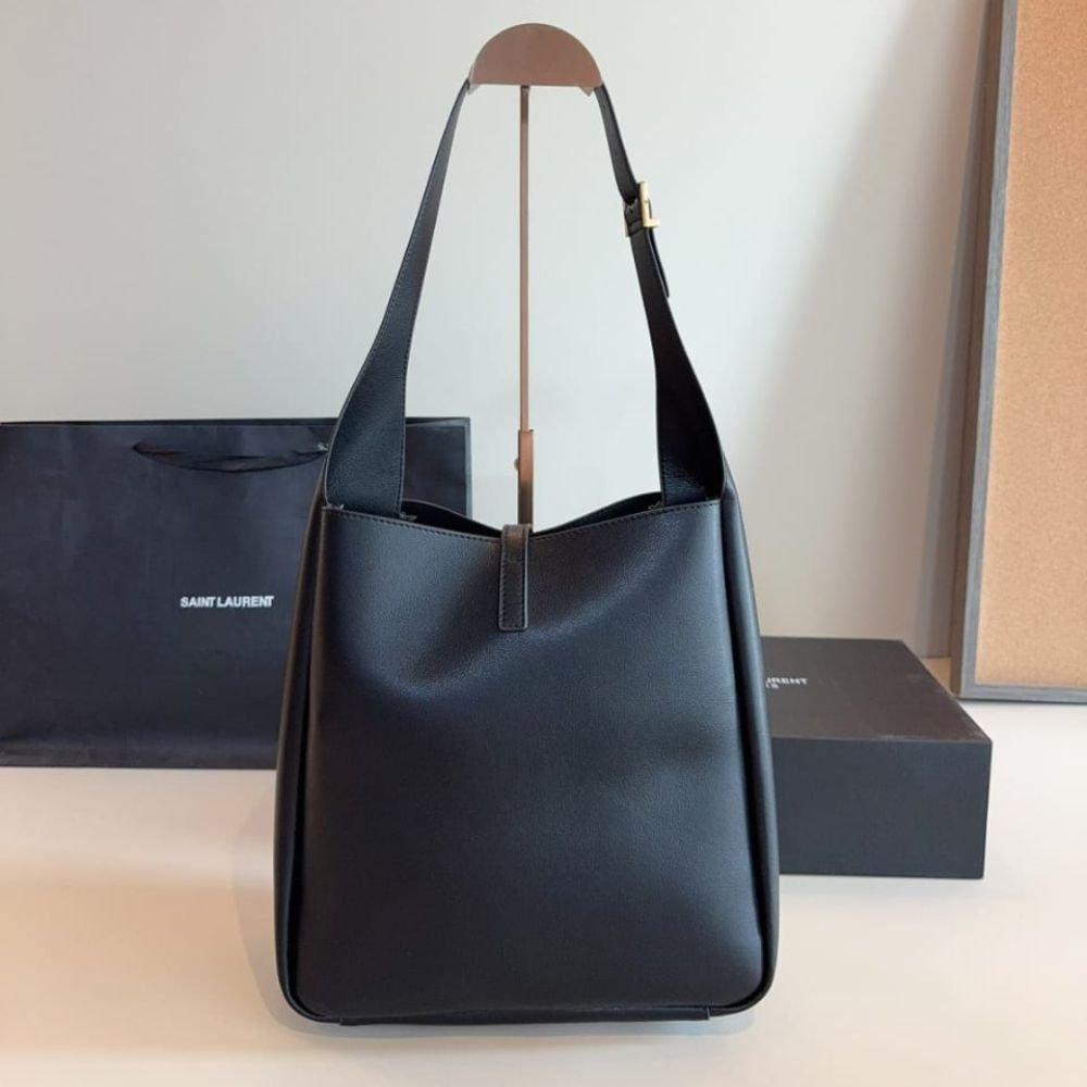 Sa1nt Lau*nt Le 5 À 7 Soft Small Hobo Bag In Smooth Leather Black 713938Aaauq1000