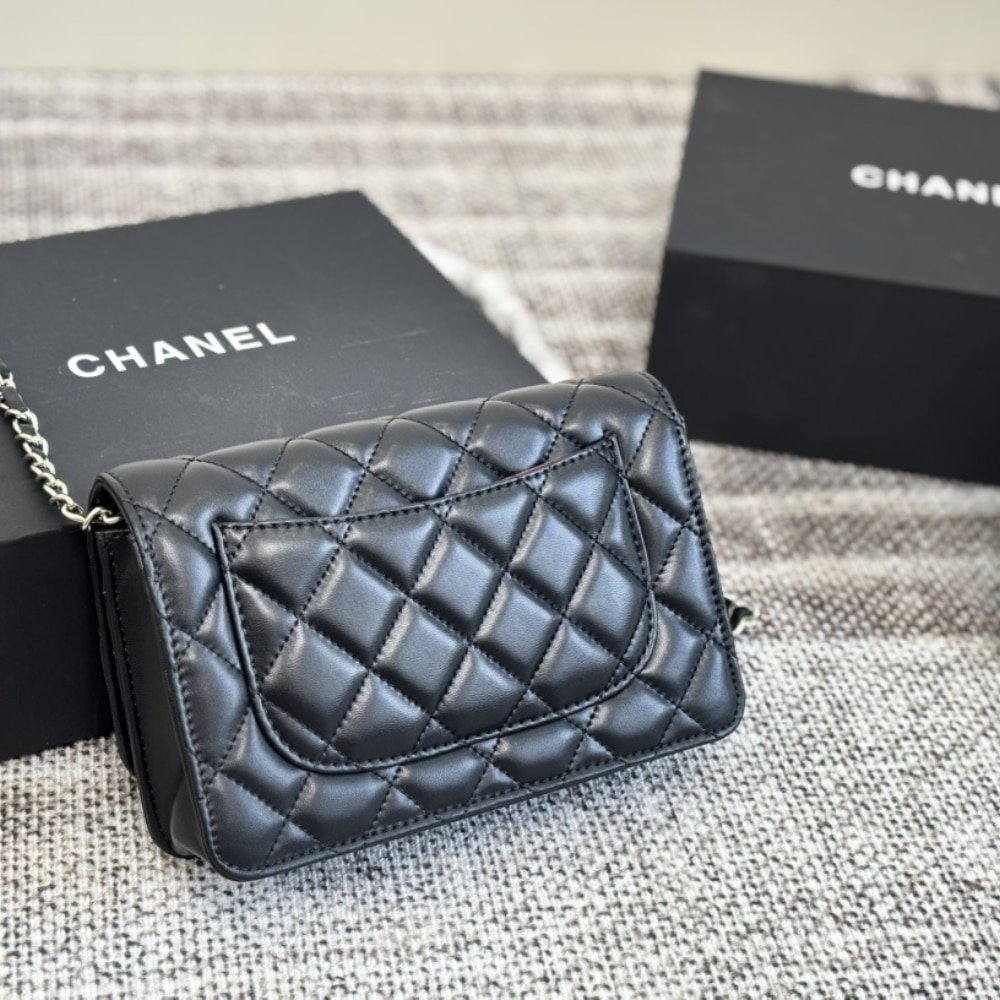 Ch**el Classic Wallet On Chain Silver Black 19Cm Ap0250 Y01480 C3906