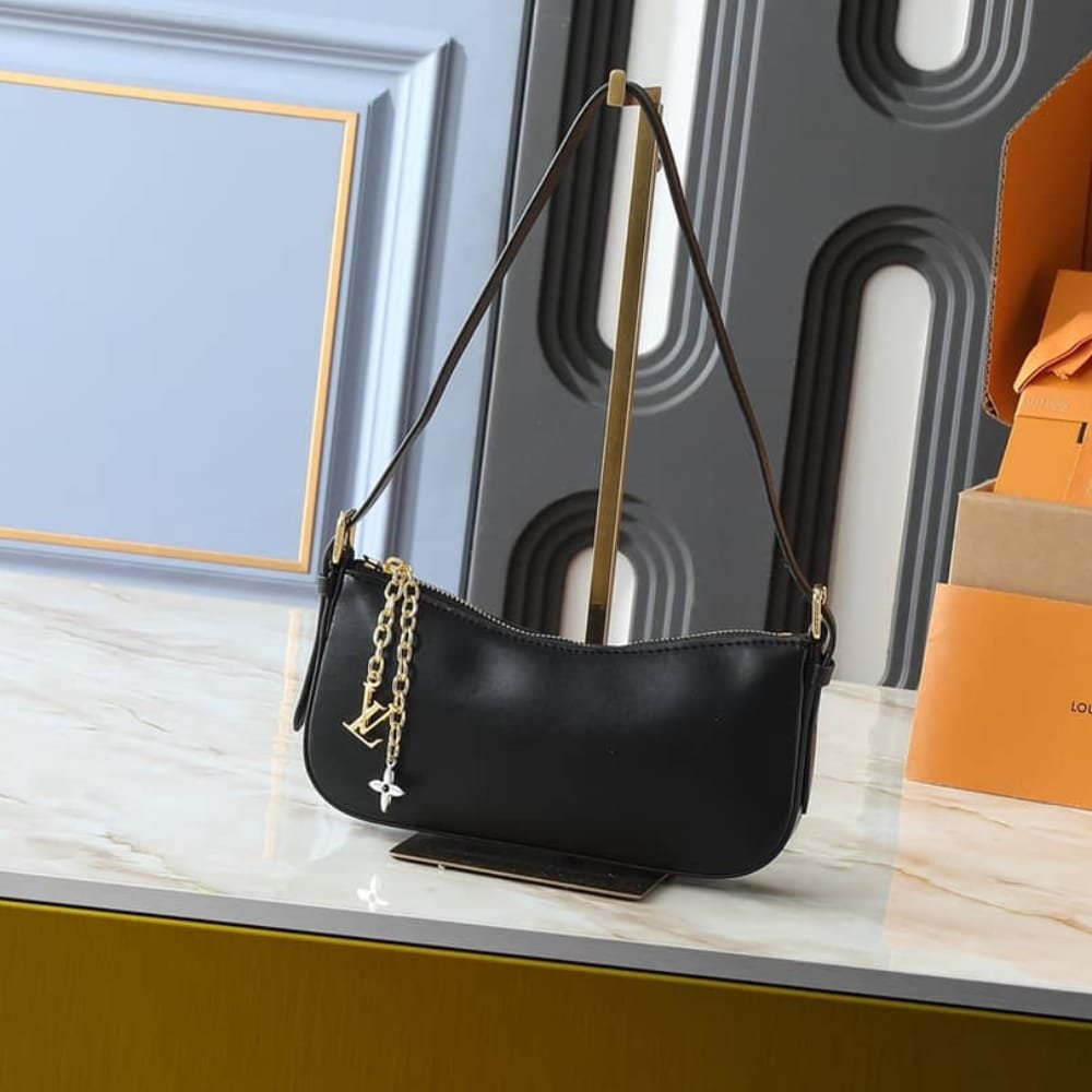 L0vis Vvtt0n Montaigne BB Monogram Coated Canvas Brown 29Cm M41055