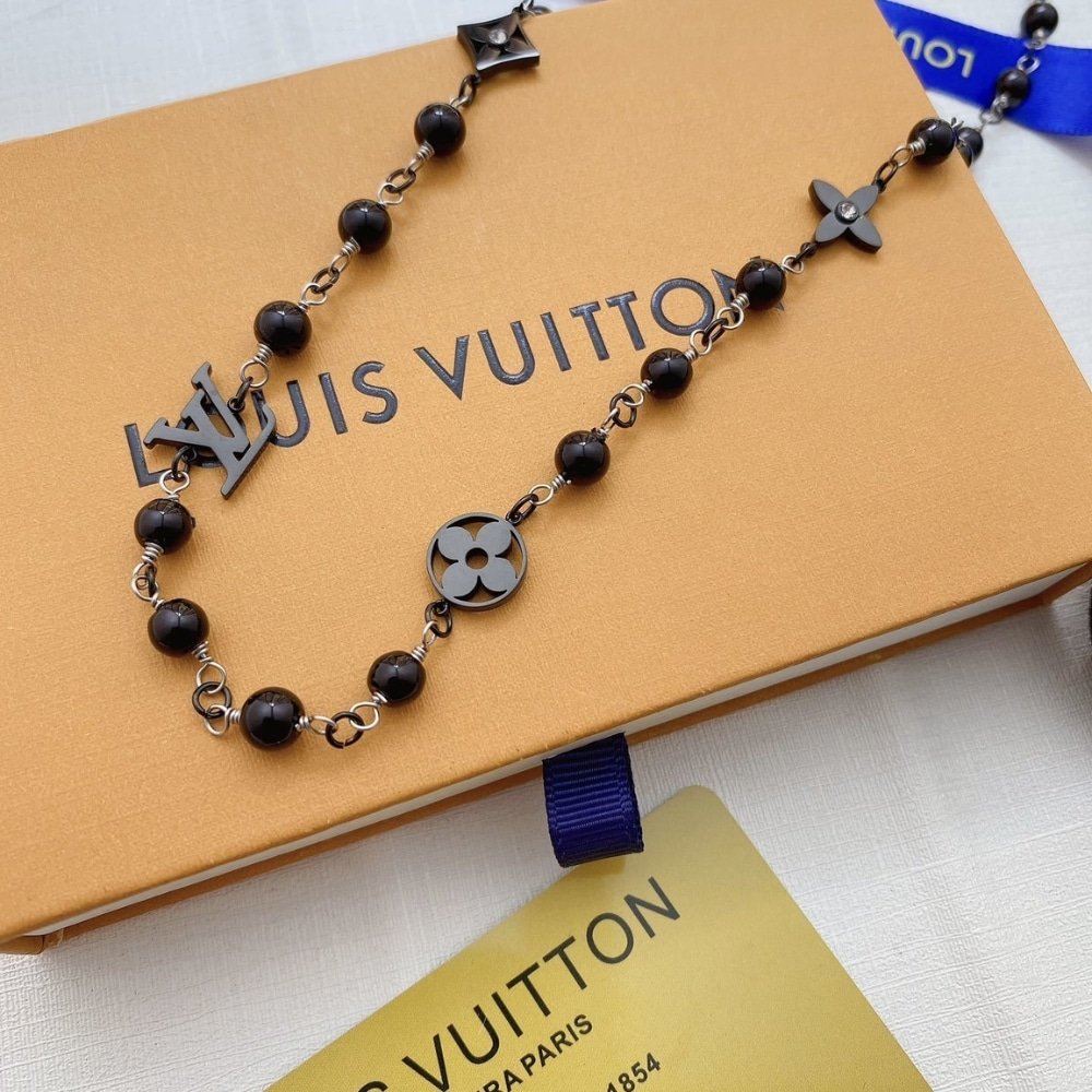 L0vis Vvtt0n Lv Pearls Necklace Black M02445