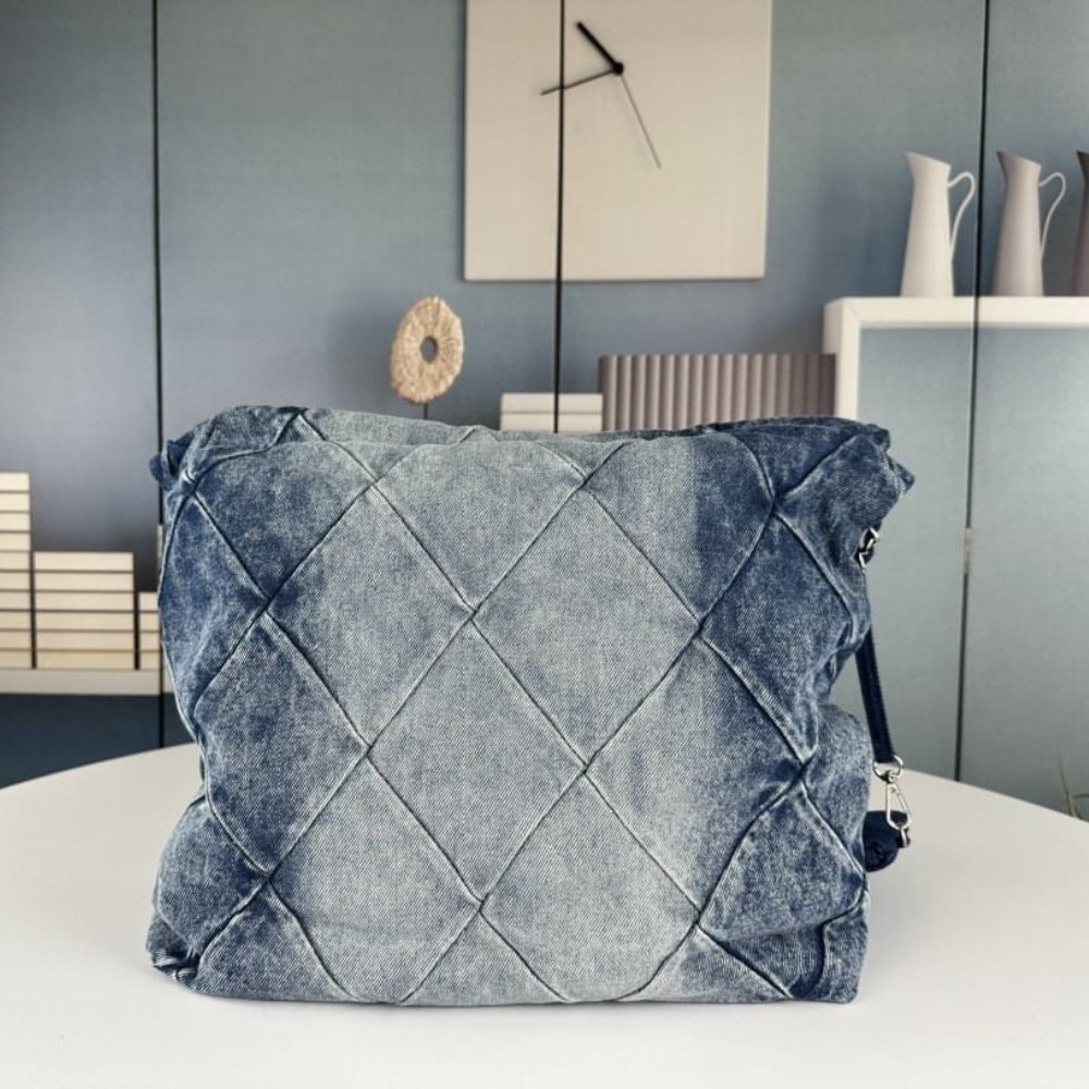 Ch**el 22 Handbag Washed Denim Silver Tone Metal Blue 41Cm AS3261 B10439 NM981
