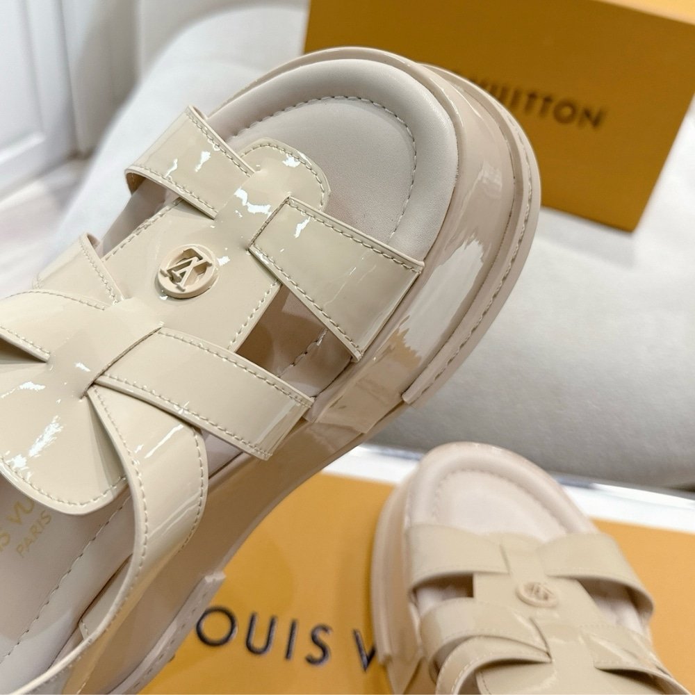 L0vis Vvtt0n Maya Platform Sandal Beige