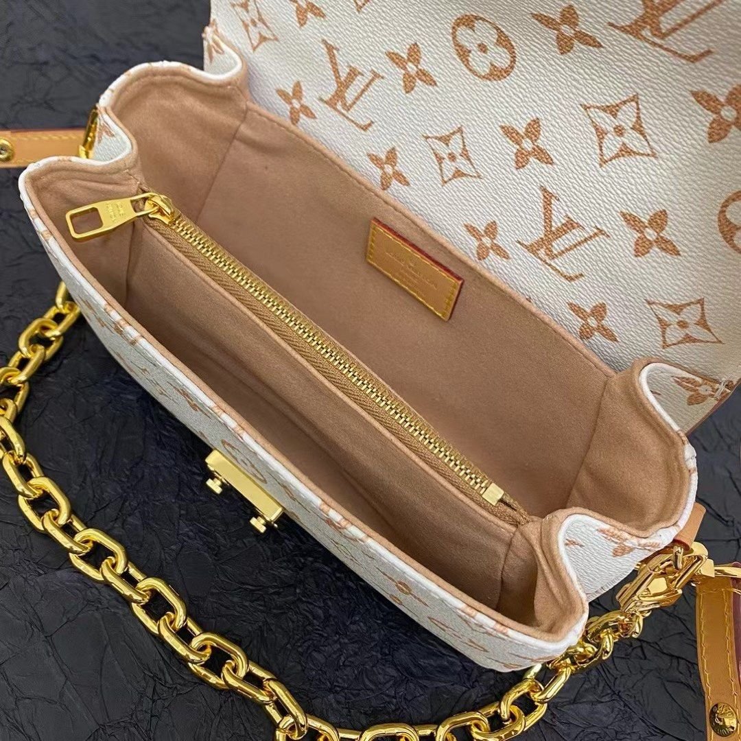 L0vis Vvtt0n Pochette Métis East West Monogram Canvas 21Cm M46914