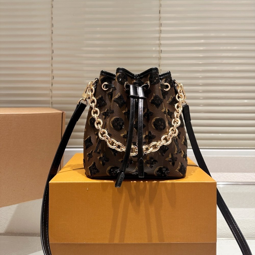 L0vis Vvtt0n Noé BB Monogram Brown 22Cm M26284