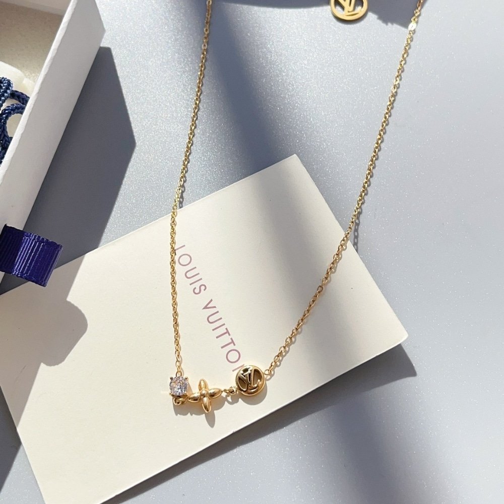 L0vis Vvtt0n Petit L0vis Necklace M00368