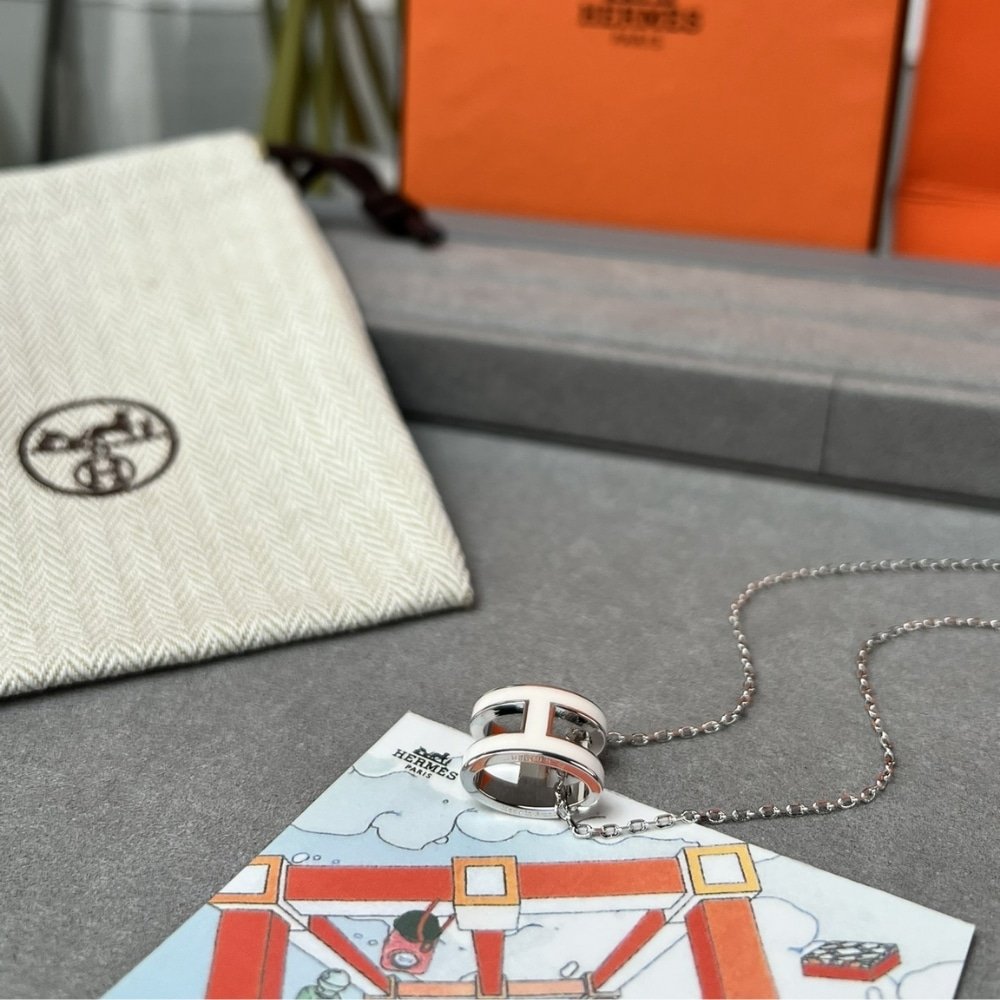 H**me5 Mini Pop H Pendant Necklace White And Silver