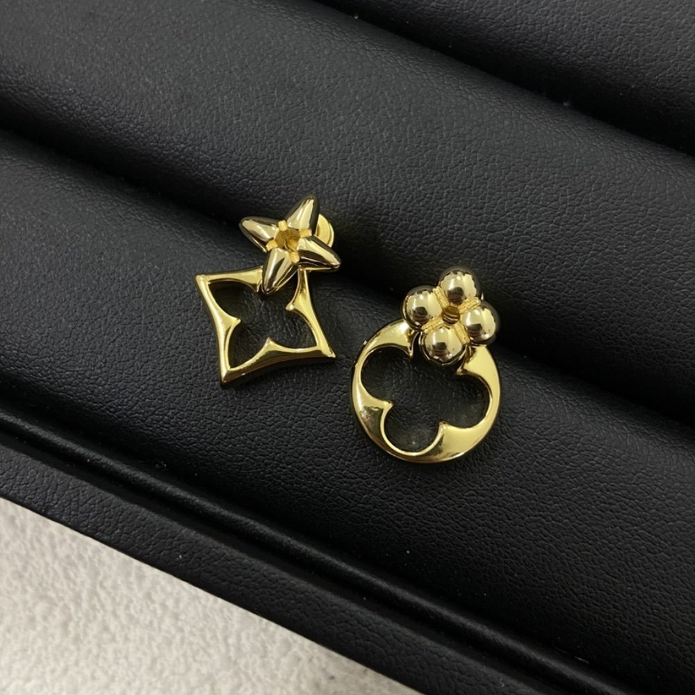 L0vis Vvtt0n Lv Flowergram Earrings Gold M00770