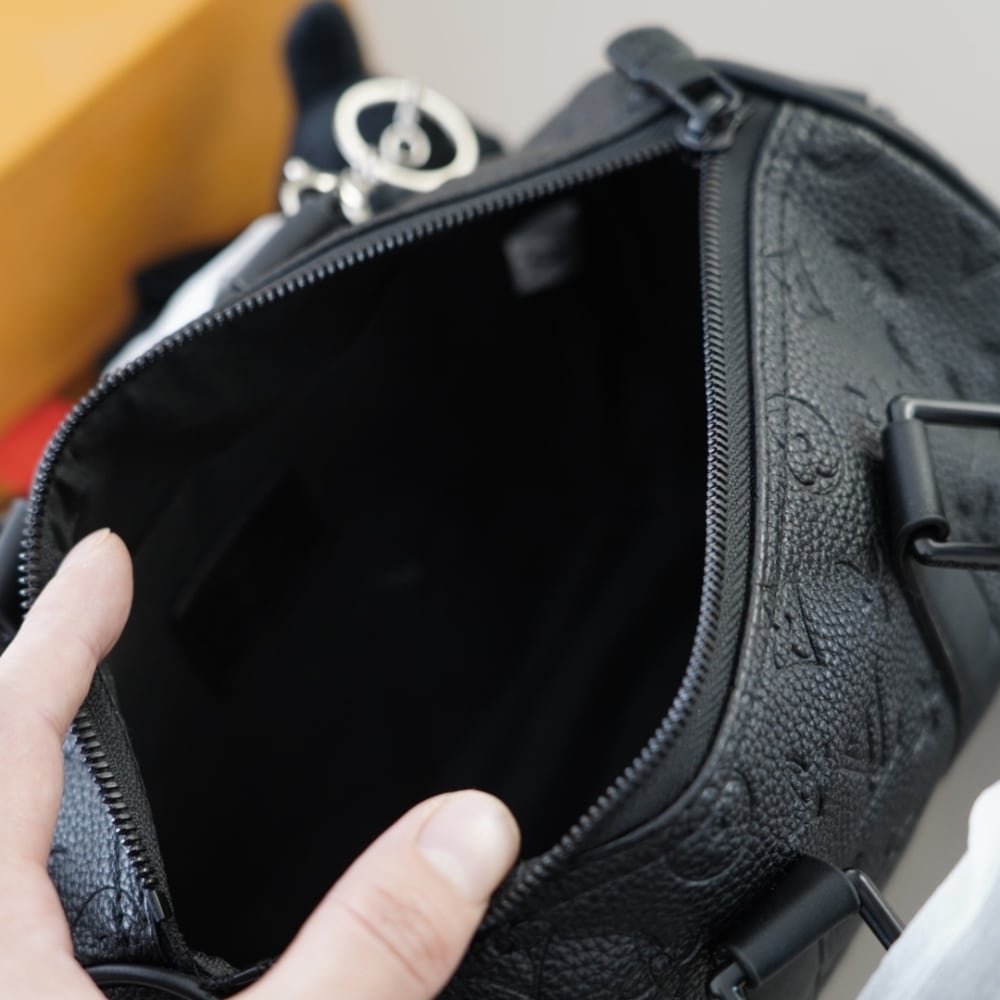 L0vis Vvtt0n Keepall Bandoulière 25 Monogram Taurillon Black 24Cm M20900