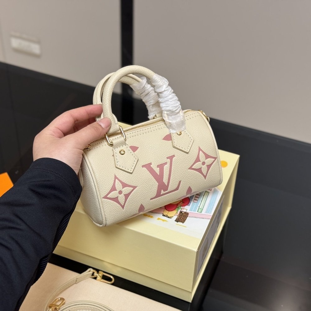 L0vis Vvtt0n Nano Speedy Rose Trianon 16Cm M81913