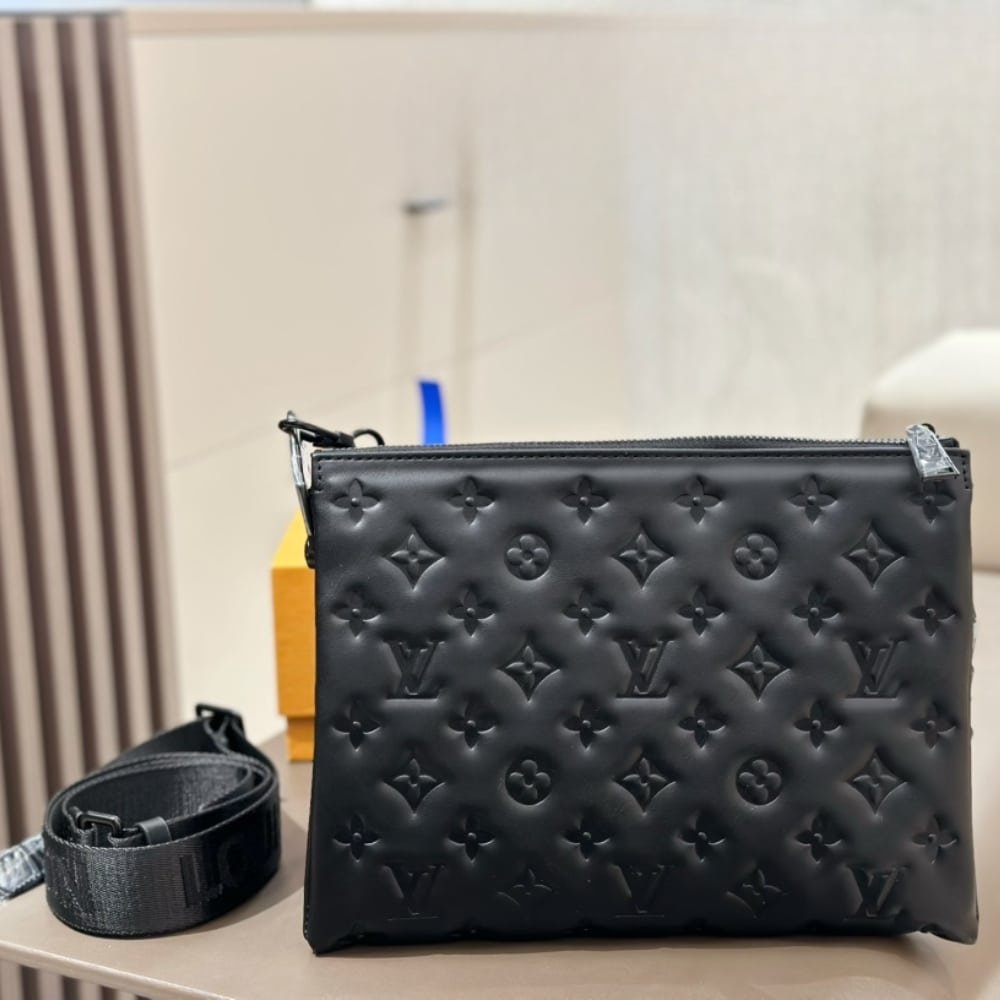 L0vis Vvtt0n Coussin PM Bag Black 27Cm M11370