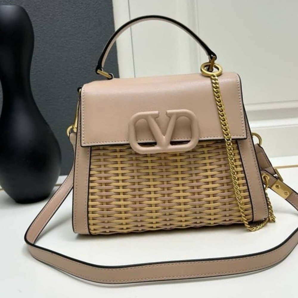Va1e*ntin0 Garavani Small Vsling Wicker Handbag Pink 22Cm 4W2B0N19Uit