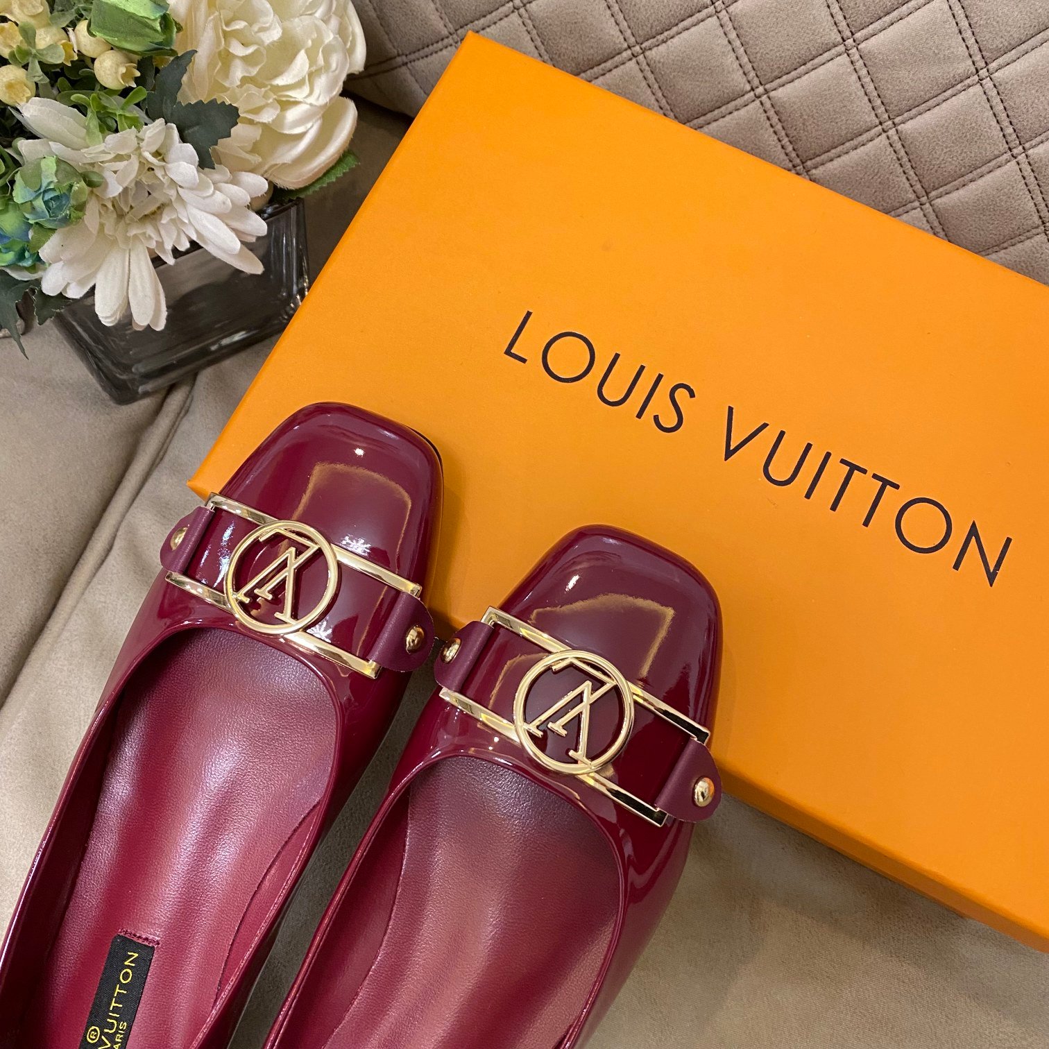 L0vis Vvtt0n Signature Lv Logo Shiny Wine Red Ballerina