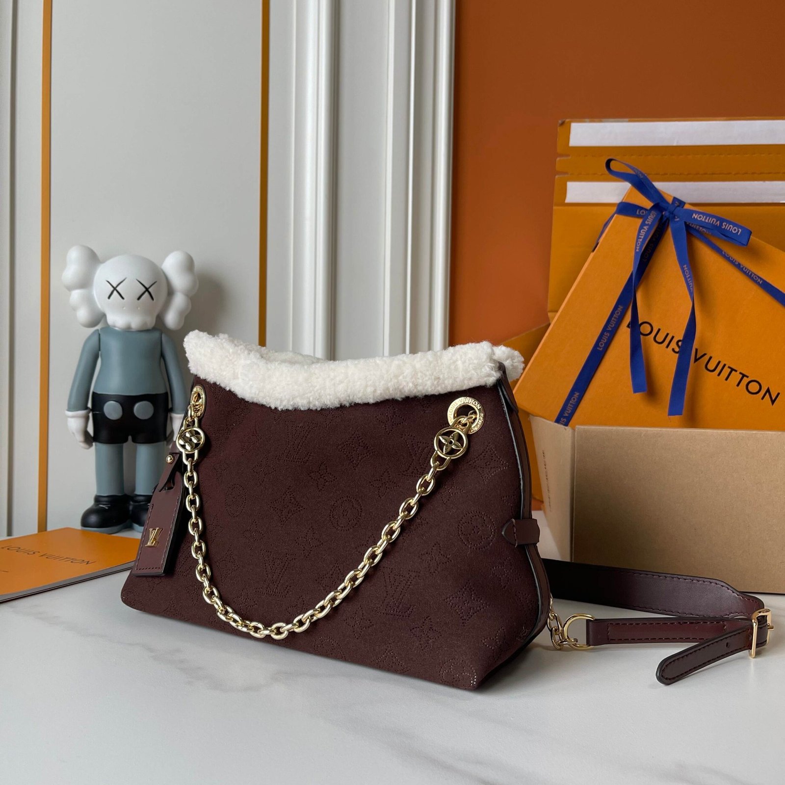 L0vis Vvtt0n Carryall BB Chocolate 26Cm