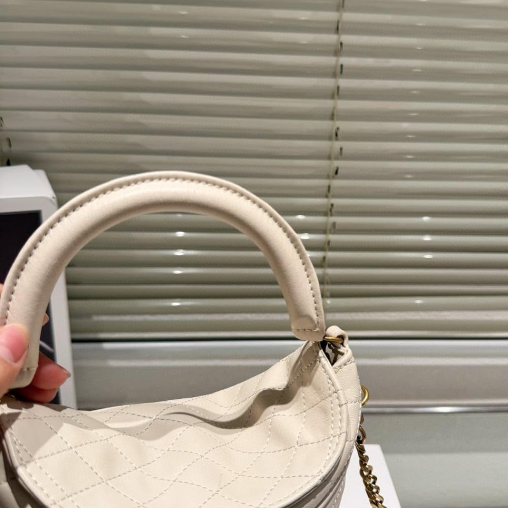Sa1nt Lau*nt Gaby Bucket Bag White 17Cm