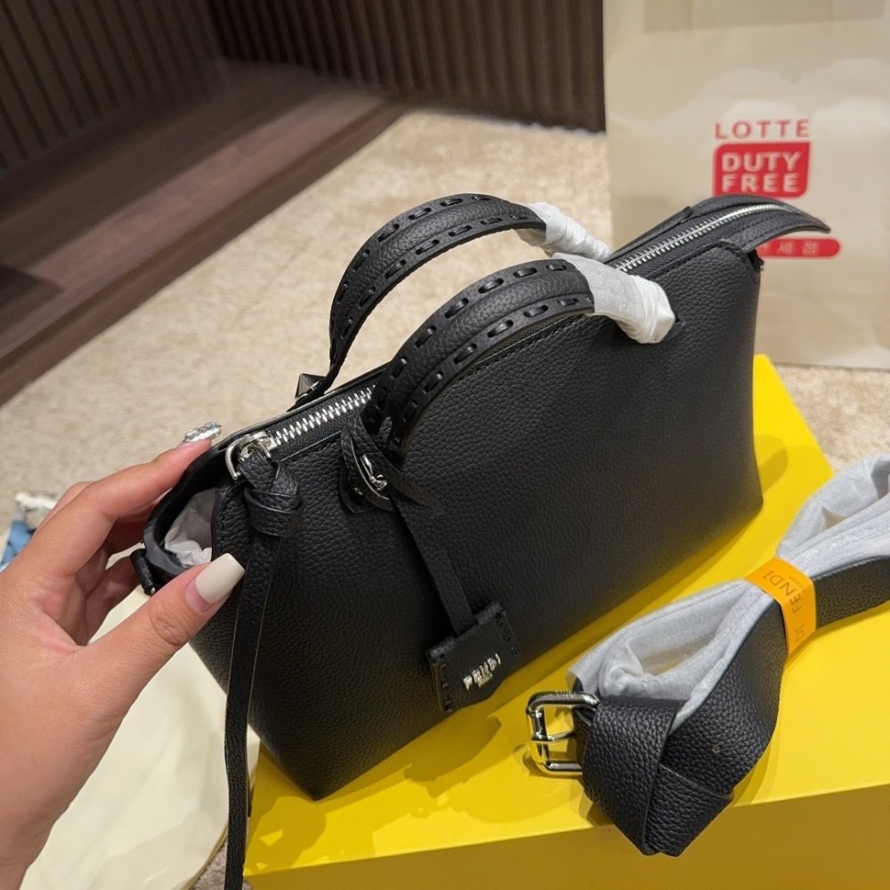 F**di By The Way Medium Leather Boston Bag Black 20Cm 8Bl1461D5F0Gxn