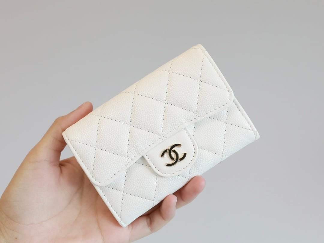 Ch**el Classic Card Holder Wallet White 10Cm Ap0214 B10583 10601