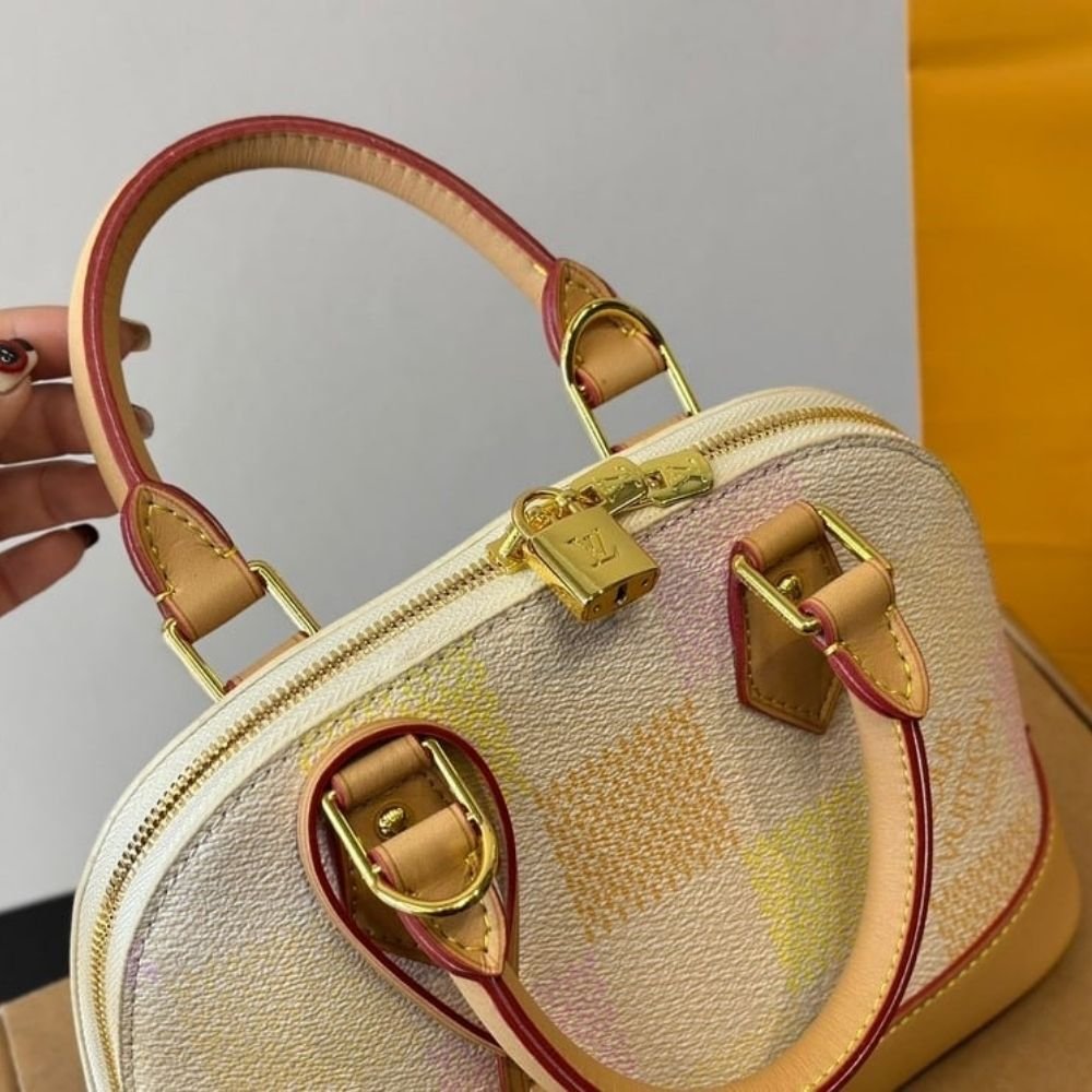 L0vis Vvtt0n Alma BB Damier Canvas Peach 23Cm N40516