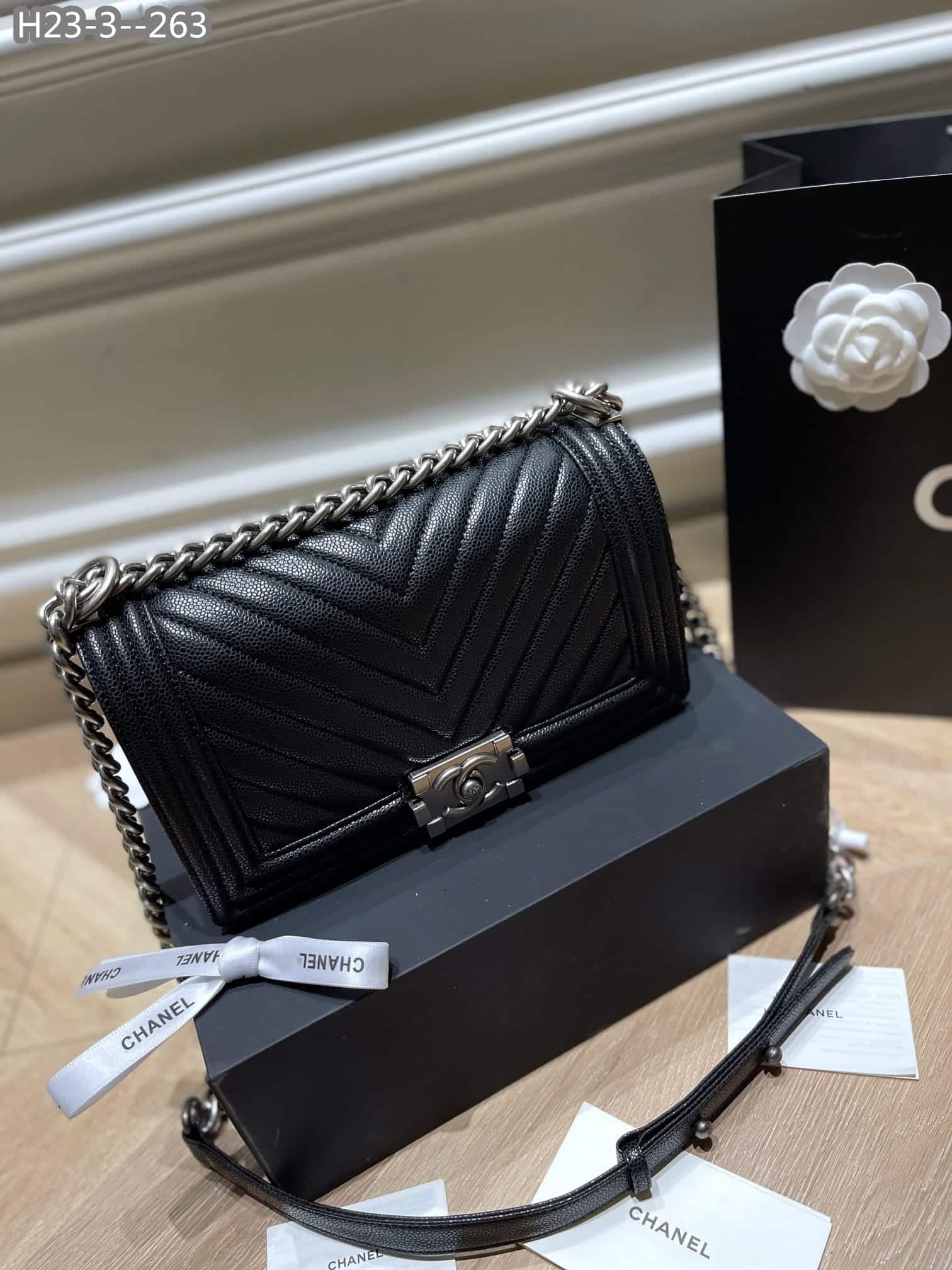 Ch**el Boy Caviar Chevron Quilted Flap Bag Black 25Cm