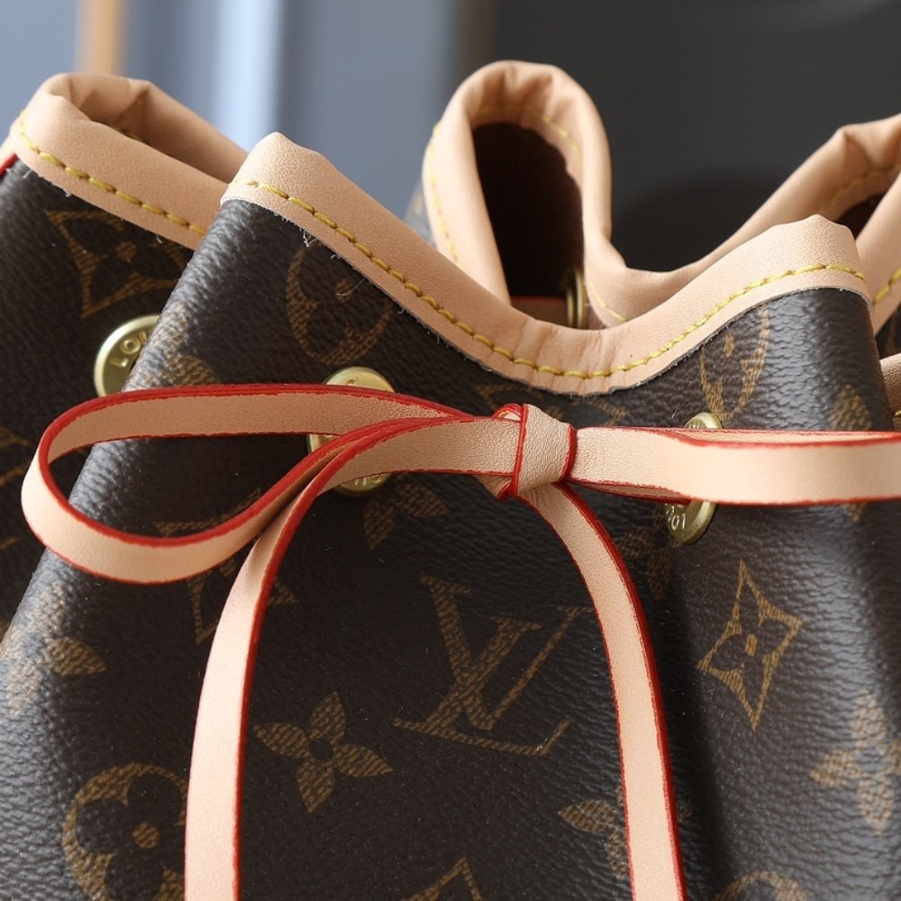 L0vis Vvtt0n Petit Noé Bag Monogram Brown 27Cm M46984