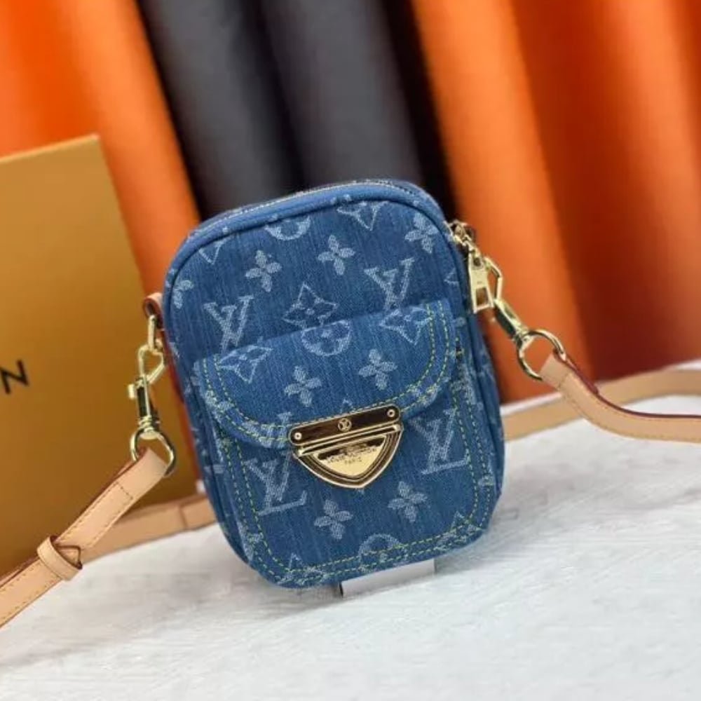 L0vis Vvtt0n Fairfax Pochette Bag Denim Blue 17Cm M82948