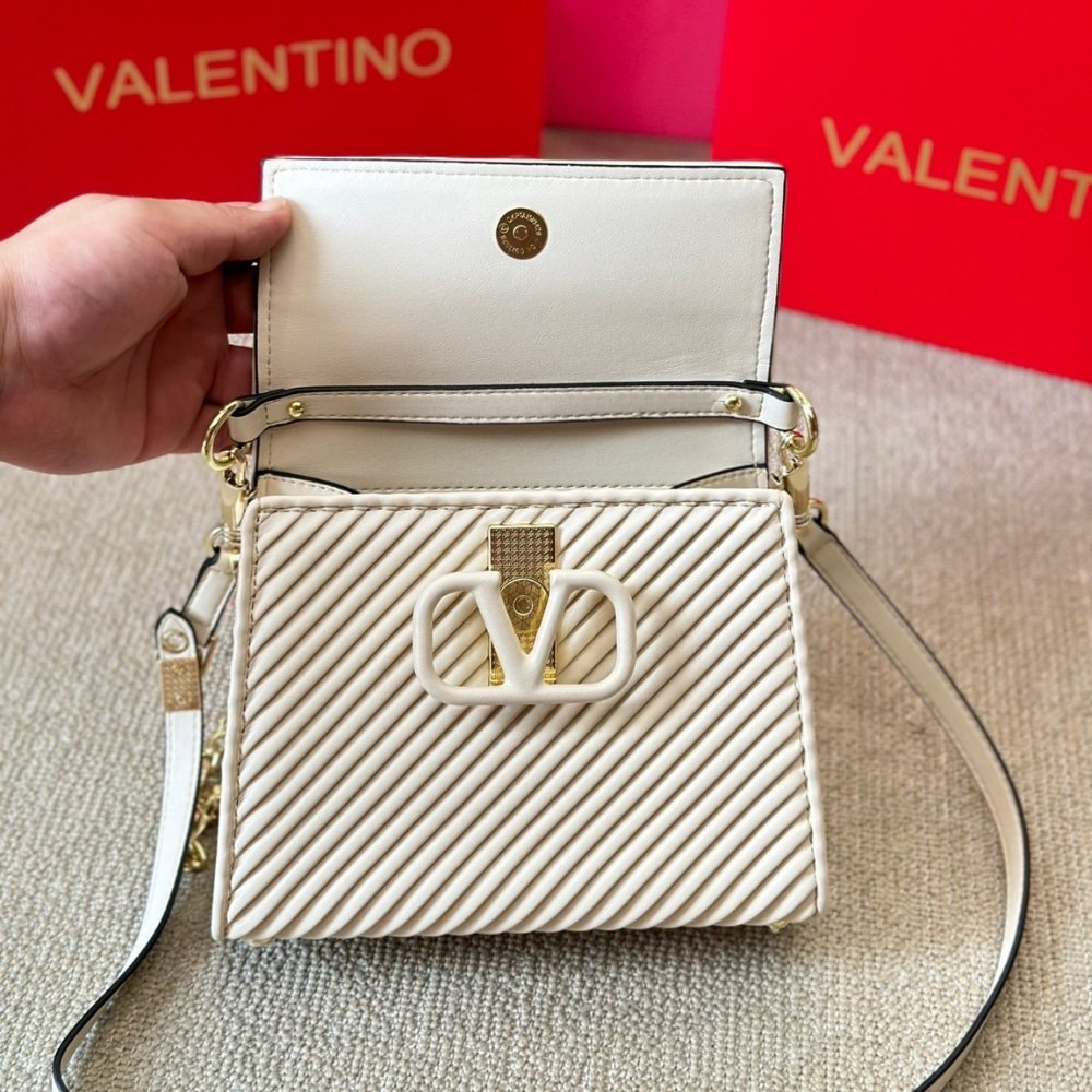 Va1e*ntin0 Garavani Small Vsling Handbag White 20Cm