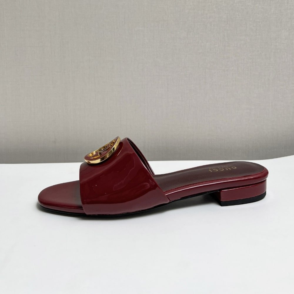 Gvc*1 Women Round Interlocking G Sandal In Burgundy 820860 Bnc00 6207