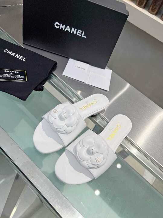 Ch**el Camellia Slides White