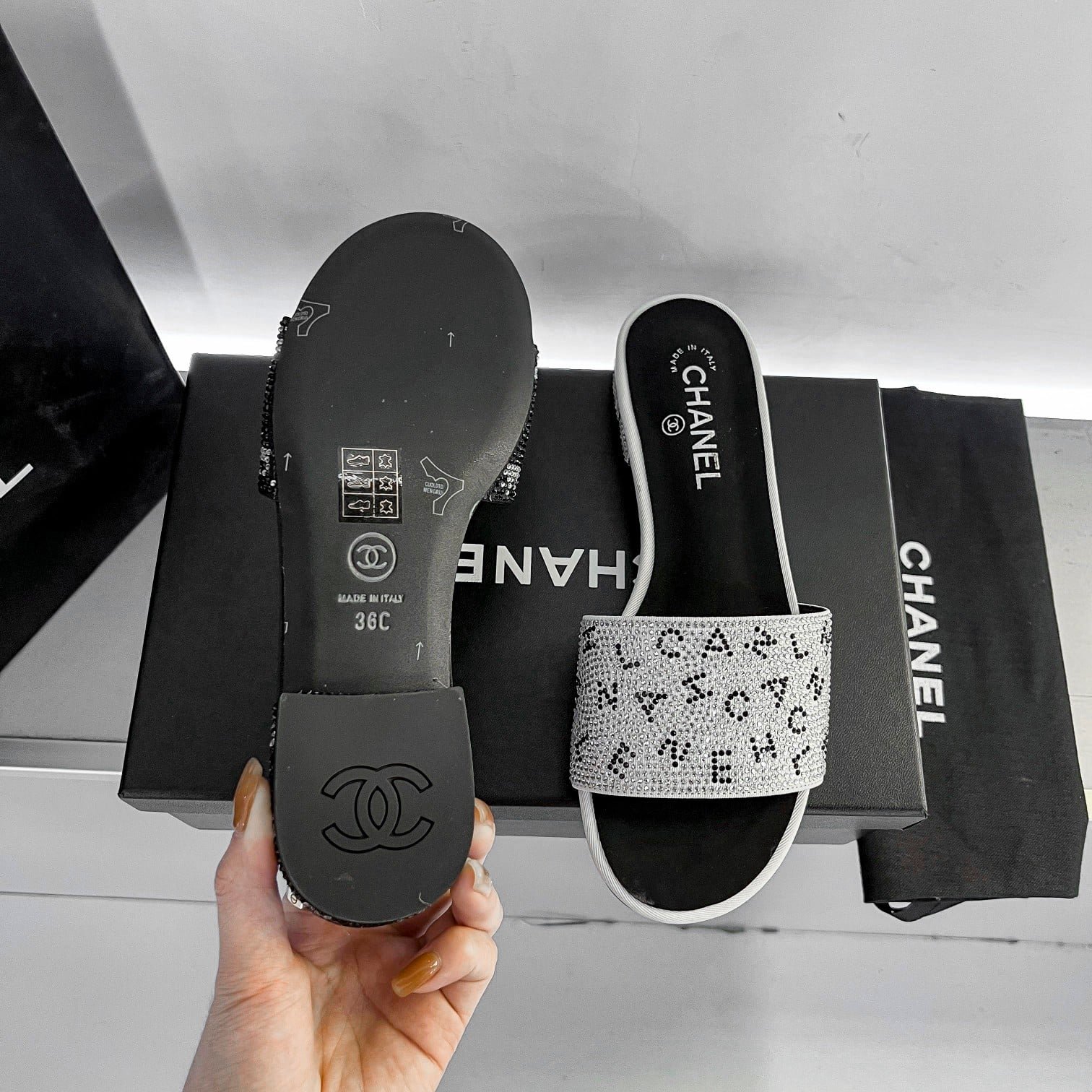 Ch**el 24P Beaded D1am0nd Logo Slippers Silver