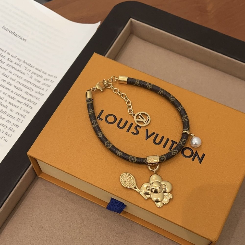 L0vis Vvtt0n Vivienne On The Court Bracelet Monogram Brown M8087Z