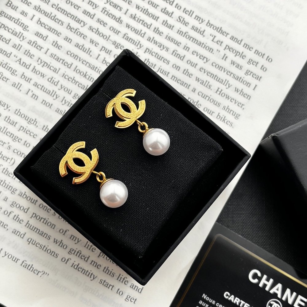 Ch**el Cc Faux Pearl Drop Earrings With Gold
