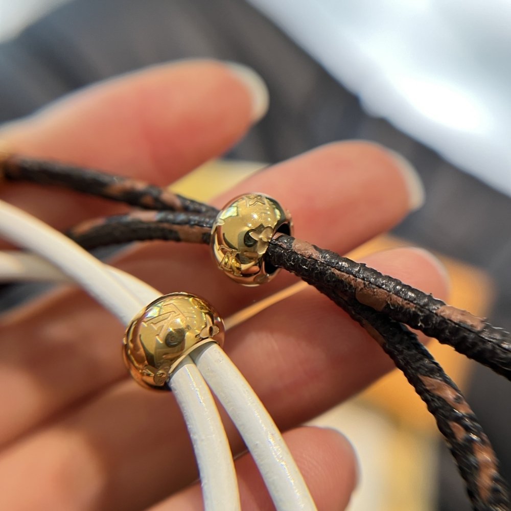 L0vis Vvtt0n Lv Iconic Bracelet Monogram Brown M1019Z