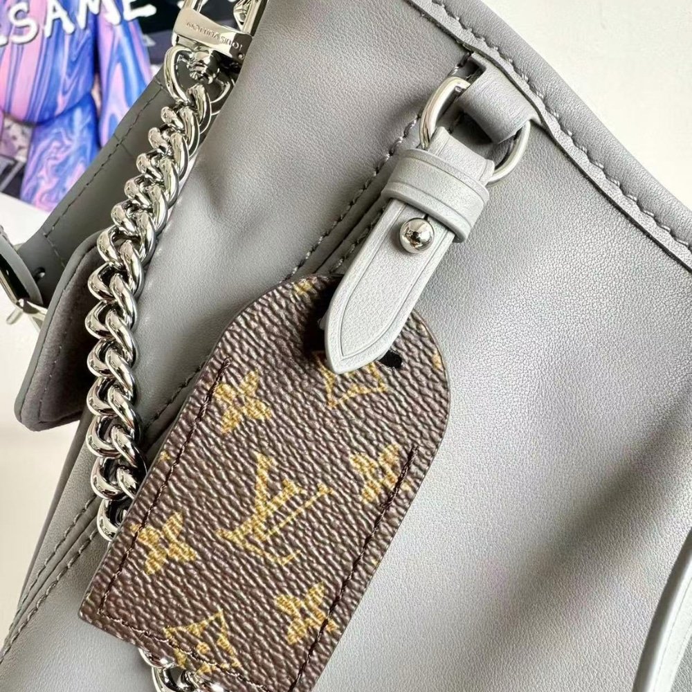 L0vis Vvtt0n Carryall Cargo Vibe PM Gris Trianon 30Cm M12579