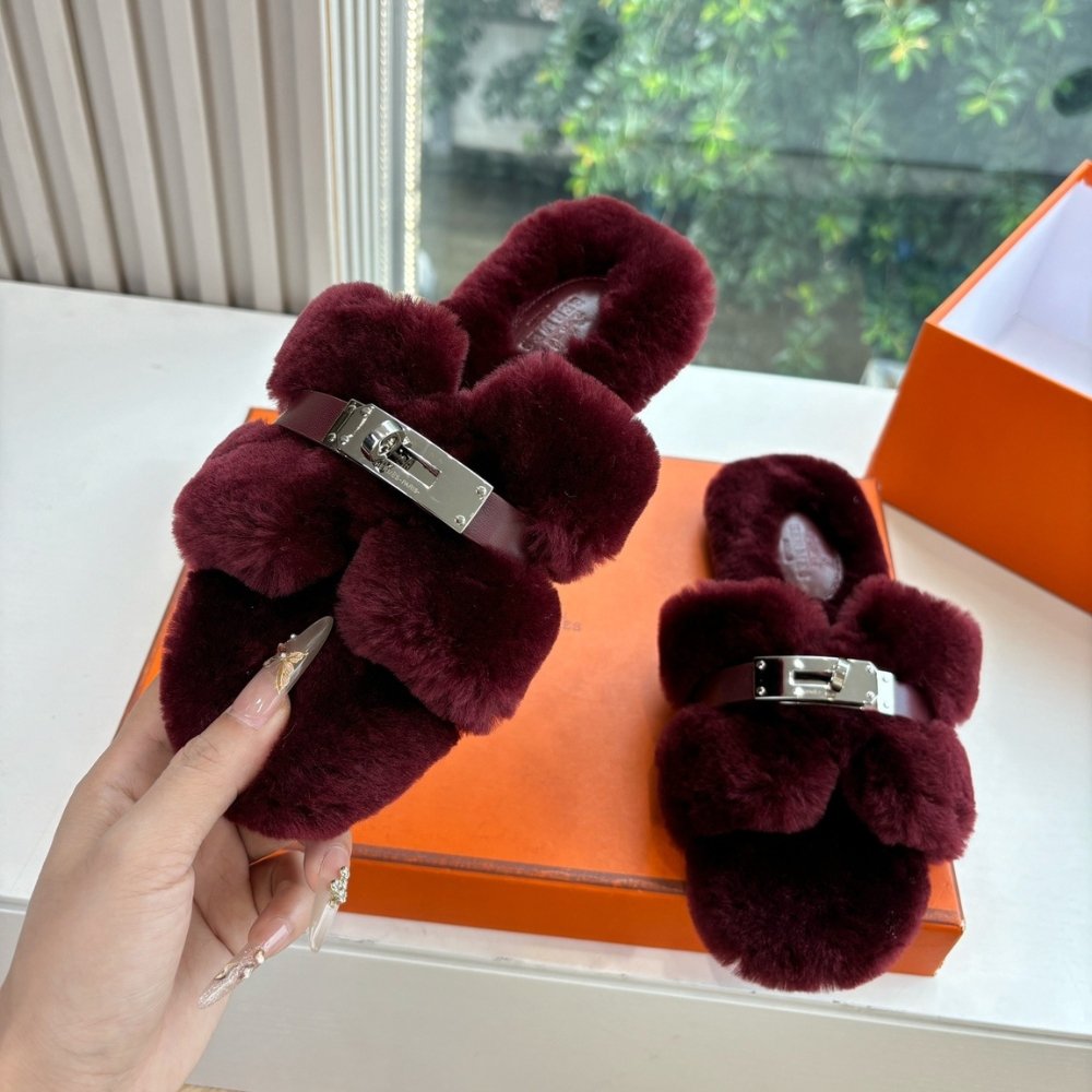 H**me5 Shearling Fur Oran Silver Buckle Sandal Wine Red Wool