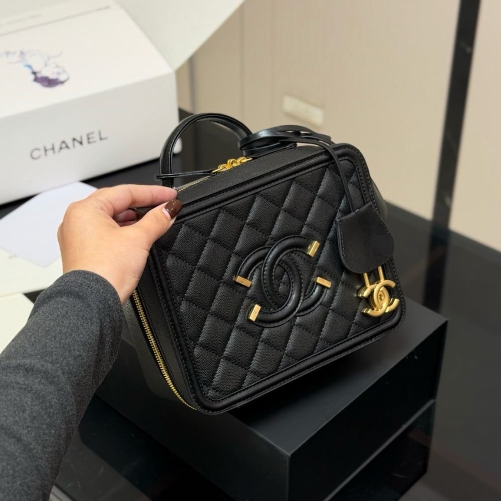 Ch**el CC Filigree Medium Vanity Case Black 21Cm