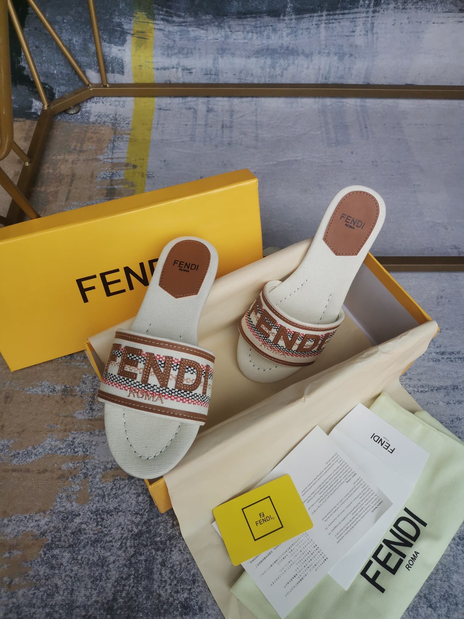 F**di Signature Beige Canvas Slides 8R8092Ao0Xf1Lru