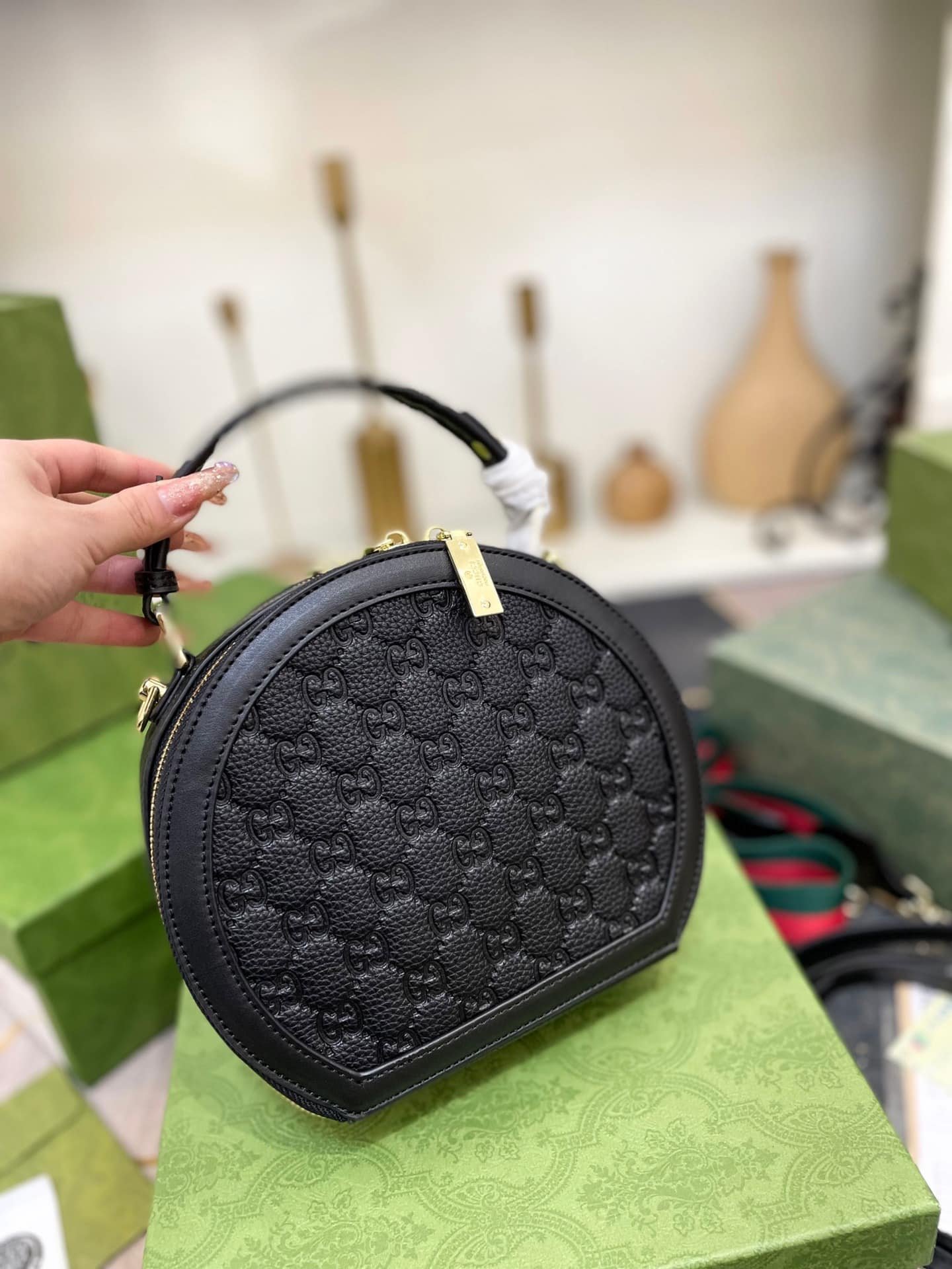 Gvc*1 Ophidian Round Bag Black 20Cm