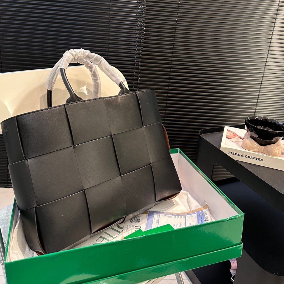 B0tt*ga Ven*ta Arco Tote Black 37Cm 729244Vb1K08480