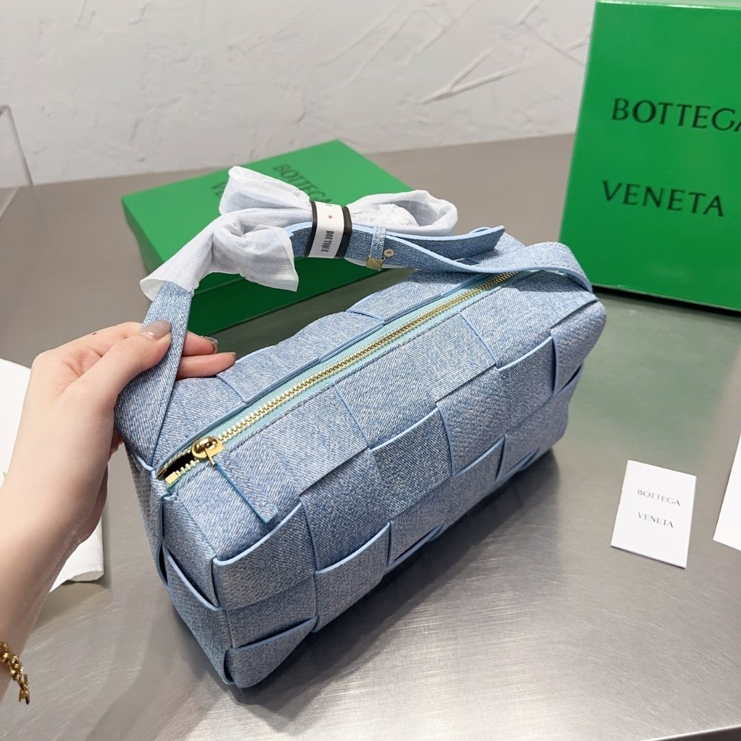 B0tt*ga Ven*ta Brick Cassette Shoulder Bag Denim Blue 28Cm