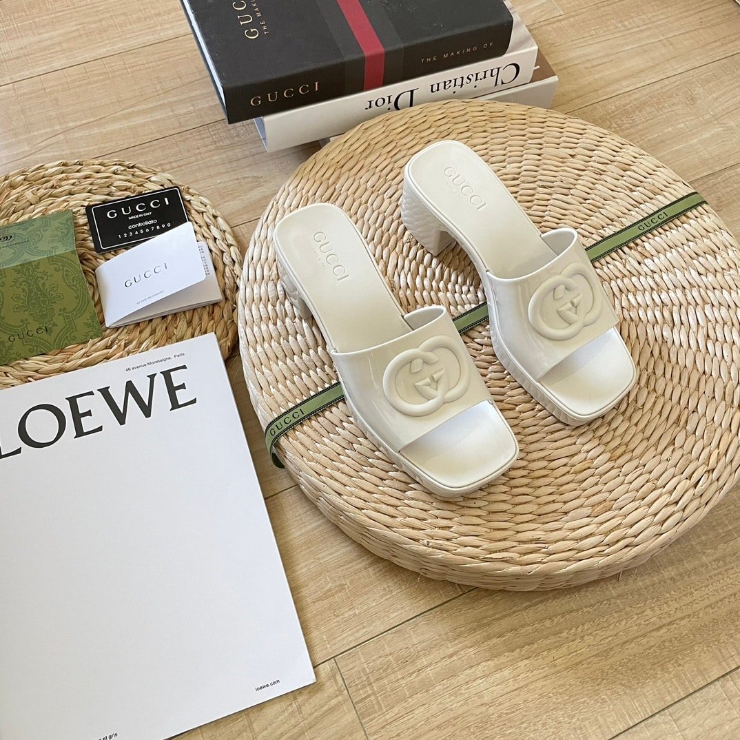 Gvc*1 Women Slide Sandal White