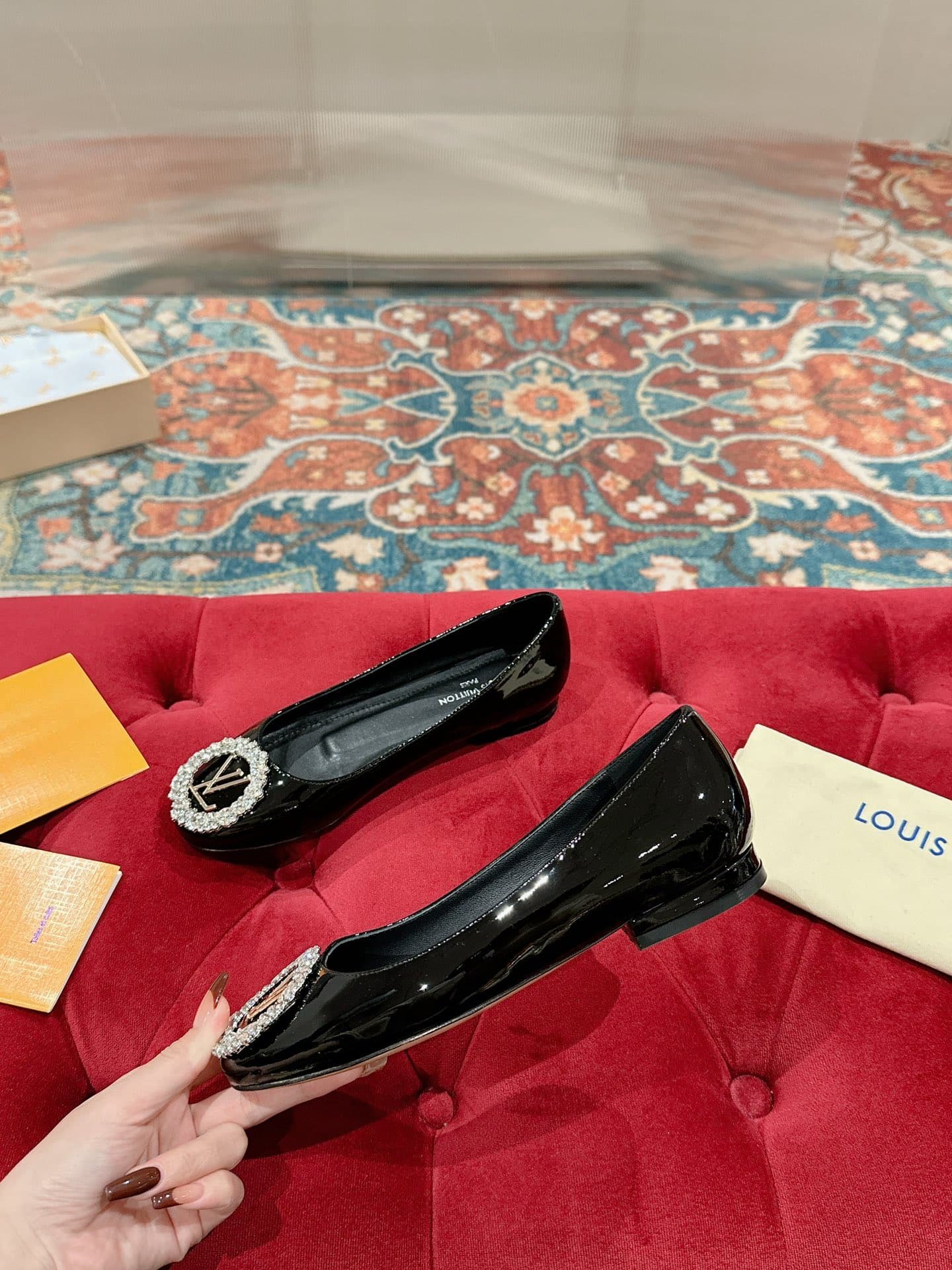 L0vis Vvtt0n Crystal Lv Ballet Flats Black