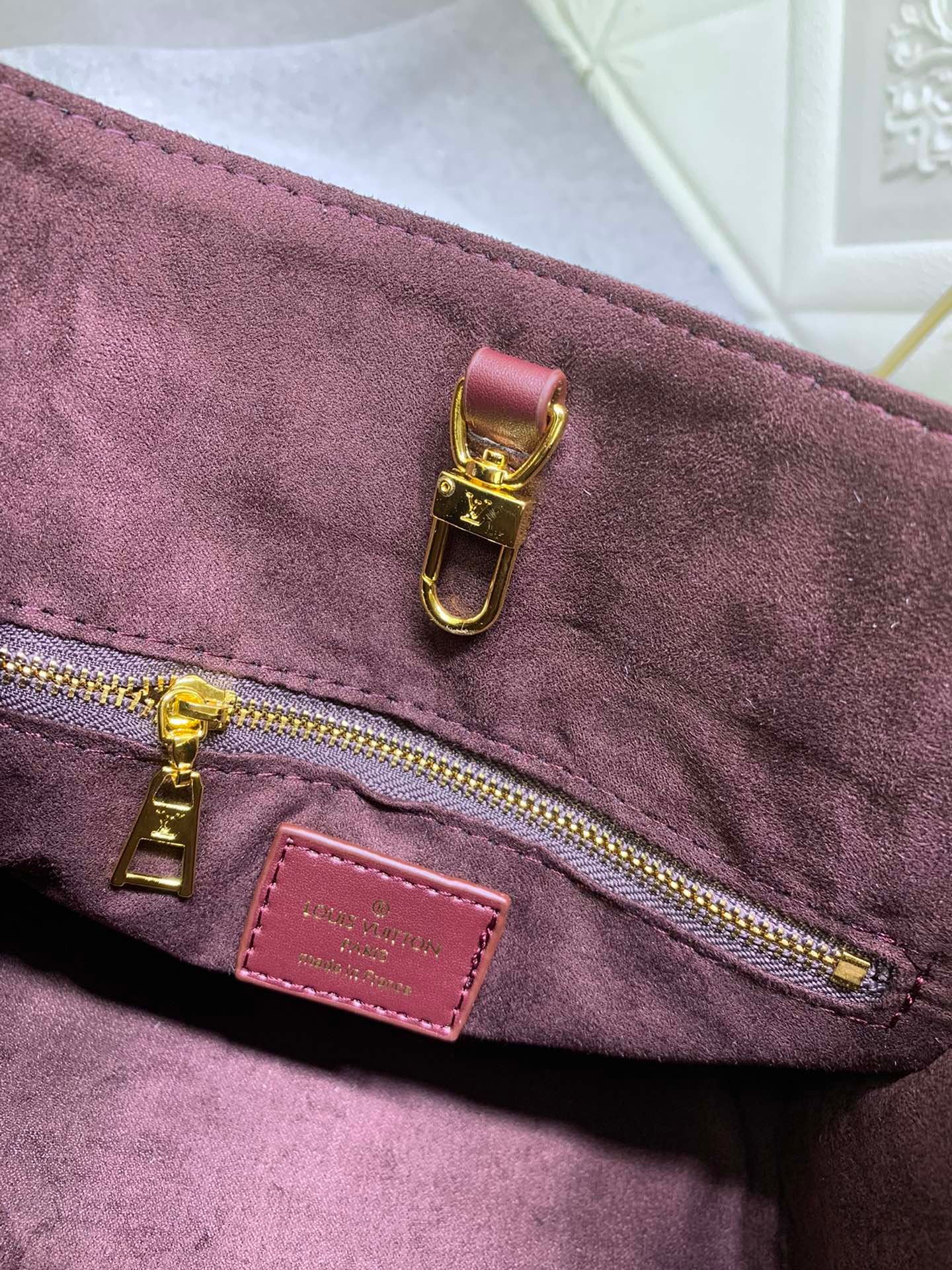 L0vis Vvtt0n Onthego Mm Monogram Empreinte Wine Red 25Cm M46601
