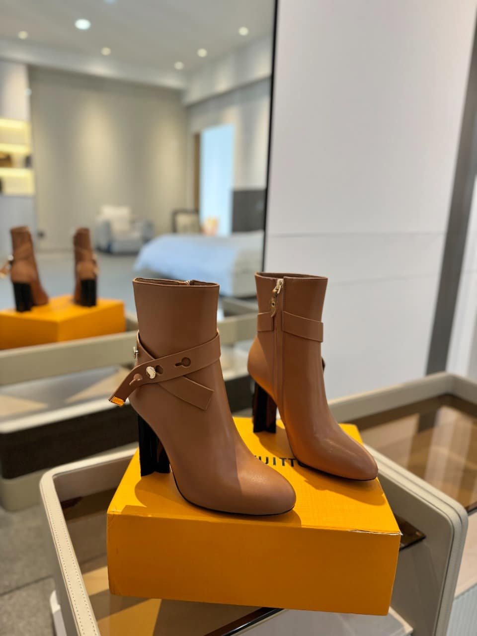 L0vis Vvtt0n Silhouette Ankle Boot Brown