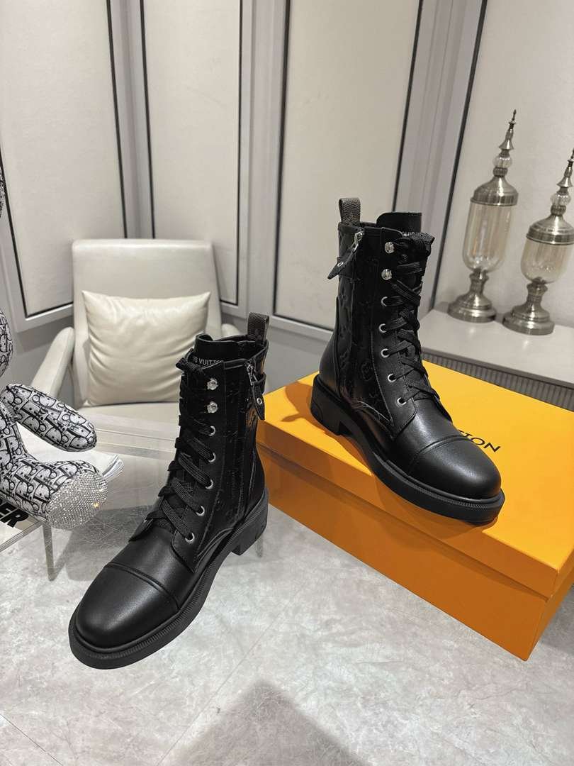 L0vis Vvtt0n Citizen Flat Ranger Boot Monogram Black 1Aday2
