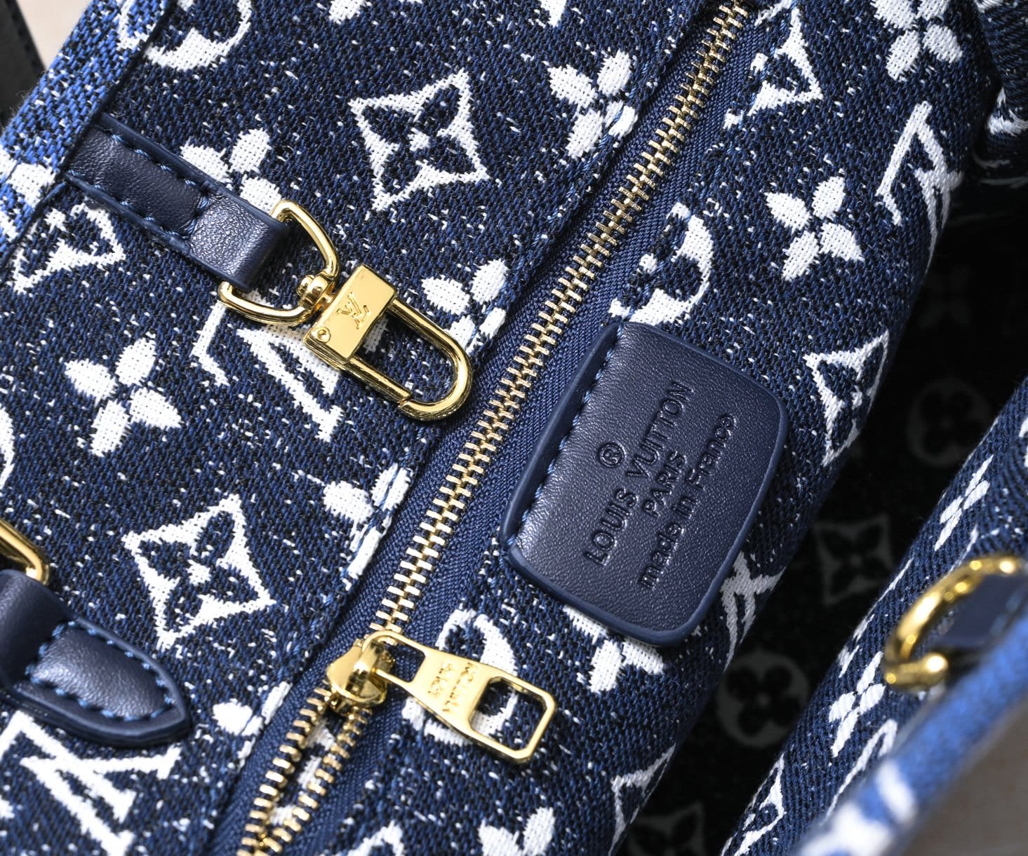 L0vis Vvtt0n Onthego Tote Denim Bag 35Cm M59608