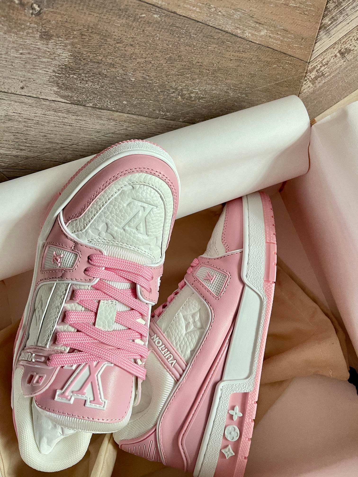 L0vis Vvtt0n Lv Trainer Sneaker Pink Rose 1Aboek