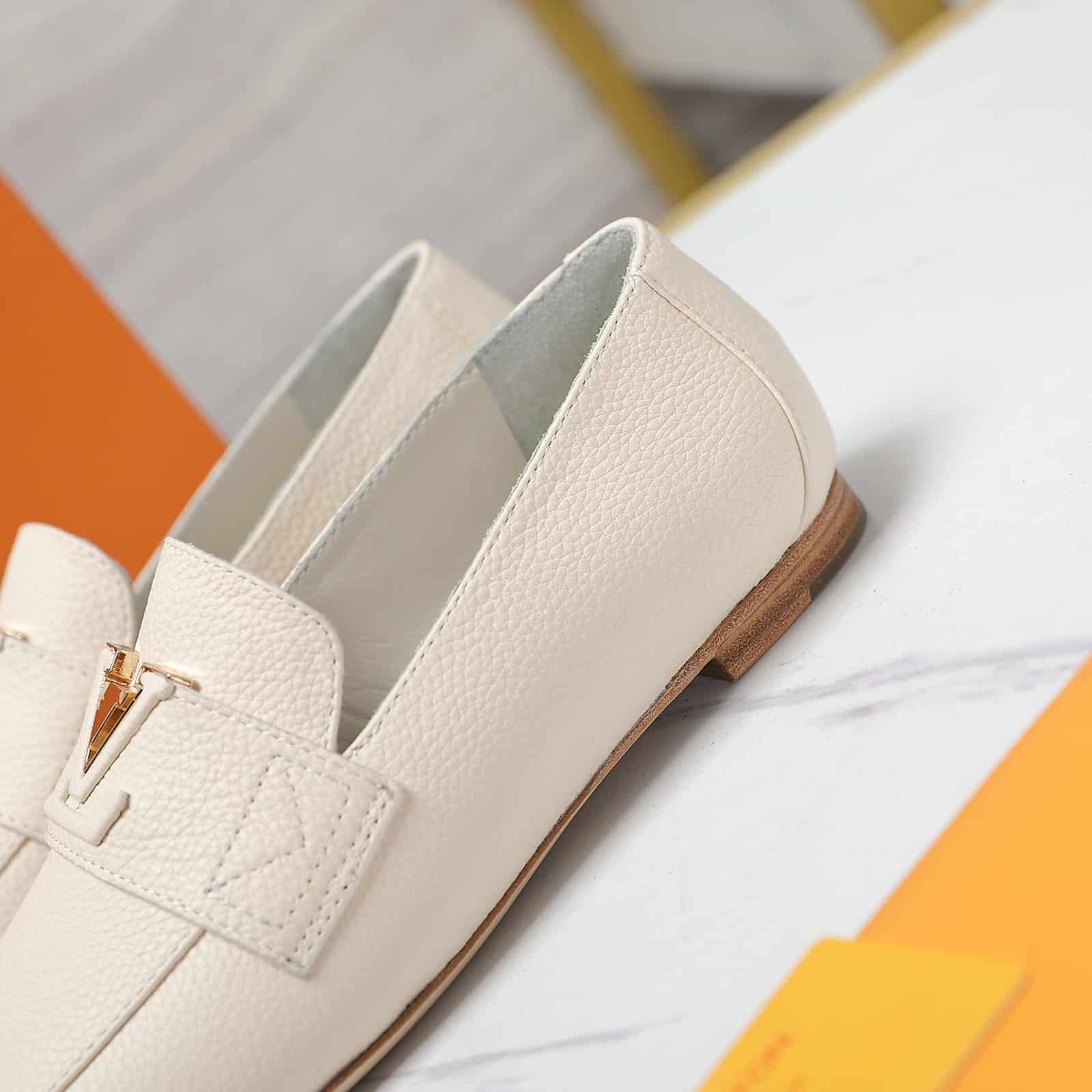 L0vis Vvtt0n Lv Capri Loafer White
