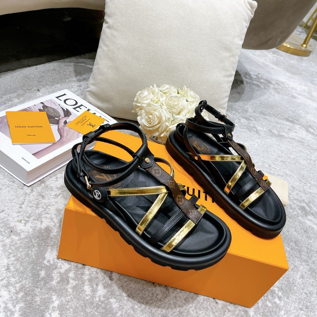 L0vis Vvtt0n Pool Pillow Comfort Sandals Black And Gold