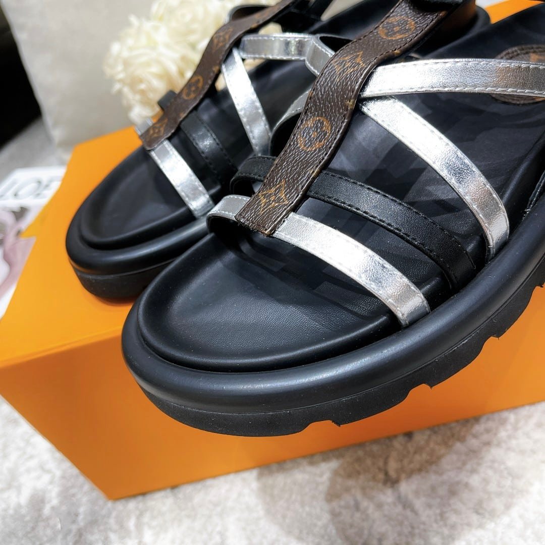 L0vis Vvtt0n Pool Pillow Comfort Sandals Black And Silver