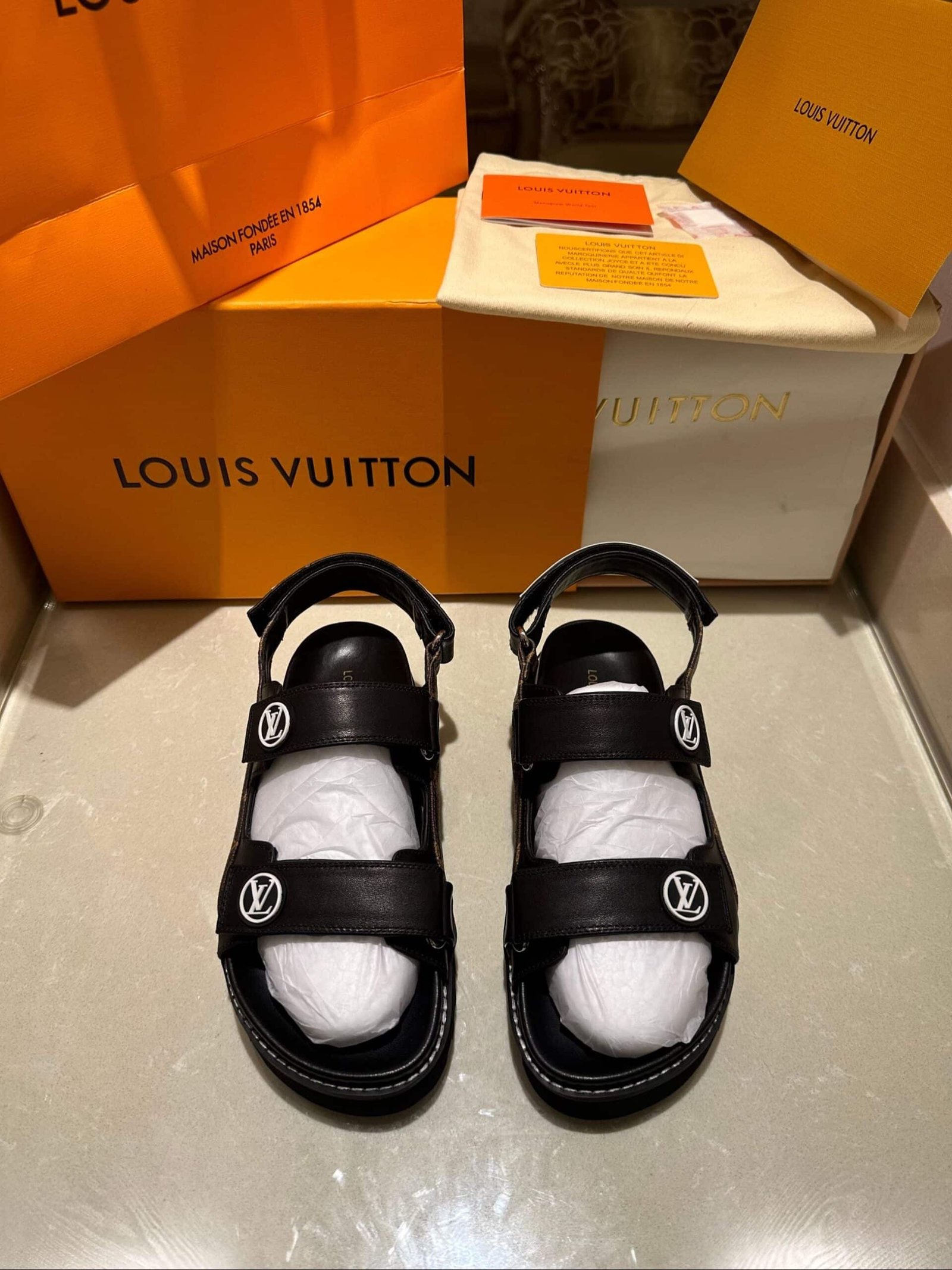 L0vis Vvtt0n Paseo Flat Comfort Sandals Black 1Ab0Xt