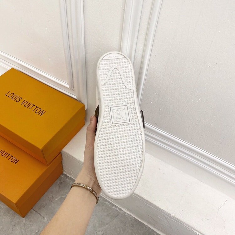 L0vis Vvtt0n Frontrow Monogram Strap White